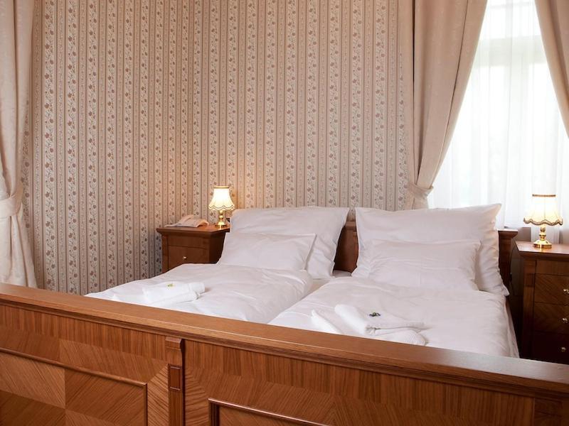 Hotel Zamek Berchtold Strancice Exterior photo