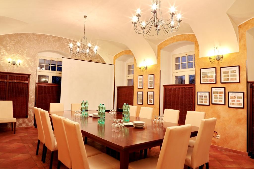 Hotel Zamek Berchtold Strancice Exterior photo